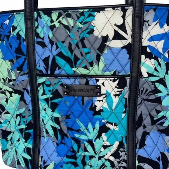 VERA BRADLEY RETIRED Camofloral Trimmed Vera Tote - Picture 1 of 5